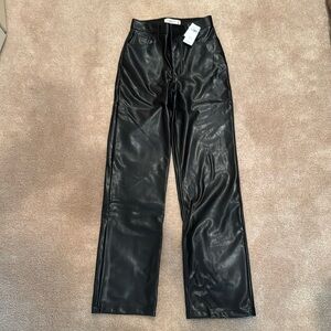 Abercrombie & Fitch black vegan leather ‘90s Relaxed High Rise’ pants, NWT, XXS